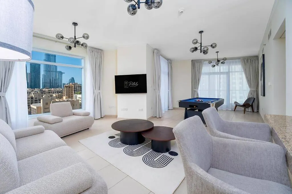 Elegance Above The Skyline Furnished 2-Br With Direct Burj Khalifa Panoramas By Petals Holiday Homes Dubaj